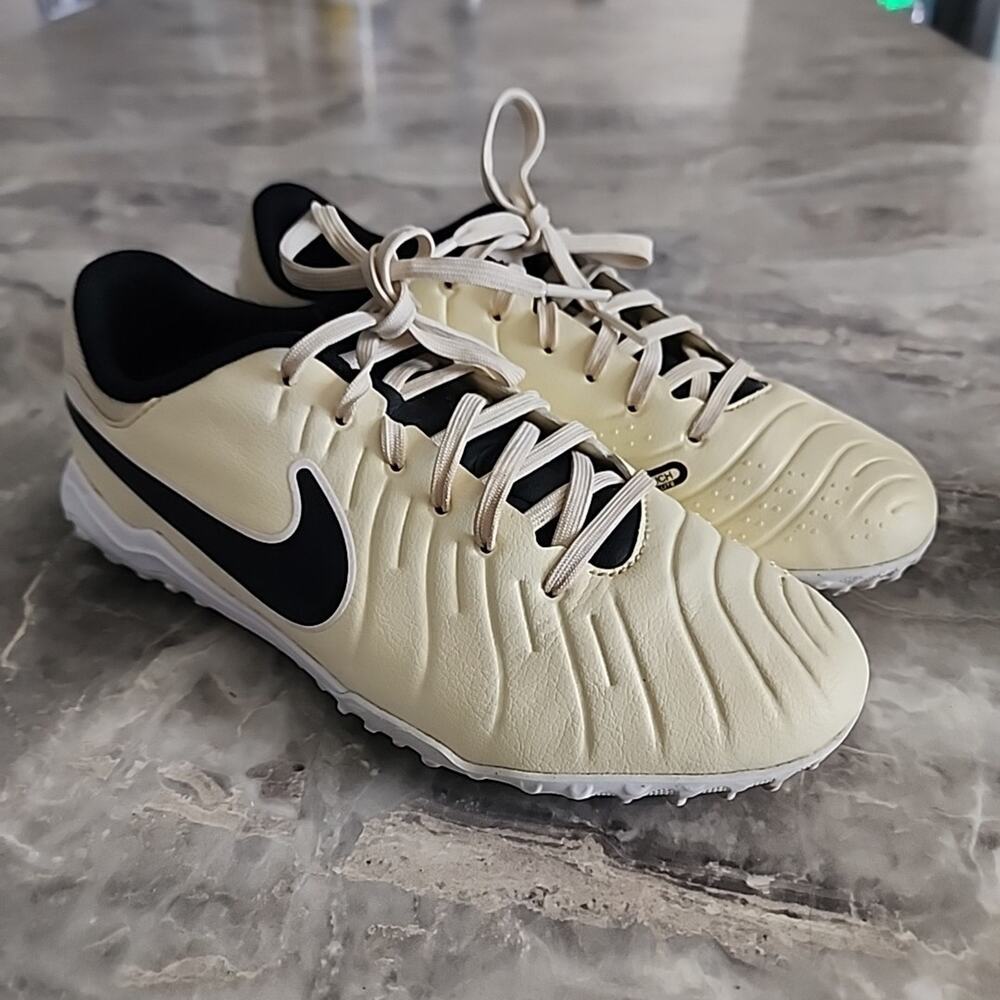 Nike Size 5.5Y Tiempo Legend 10 Pro tf Turf Shoes
